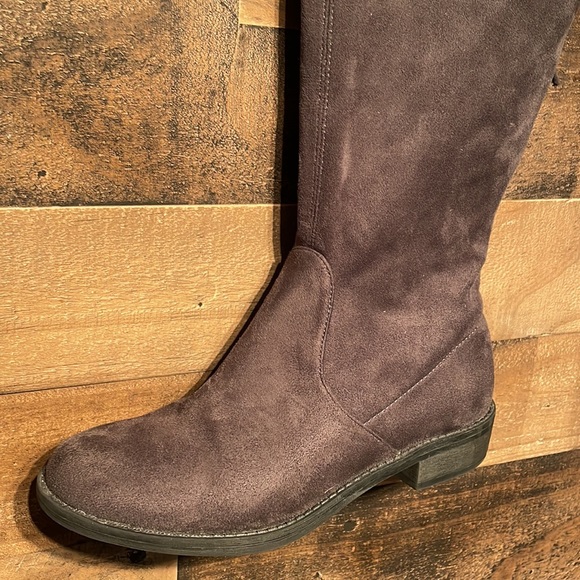 Zigi Soho Karsten Gray Faux Suede Over the Knee Boots - Picture 3 of 8